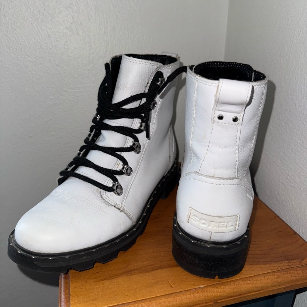 Sorel | White Combat Boots Waterproof